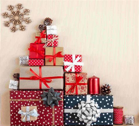 12 Best Christmas Gift Ideas for Your Nears & Dears - Live Enhanced