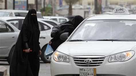 Saudi Police Arrest Women Drivers