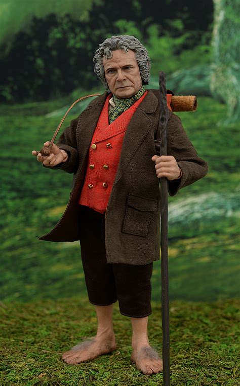 Review and photos of Bilbo Baggins Lord of the Rings sixth scale action figure