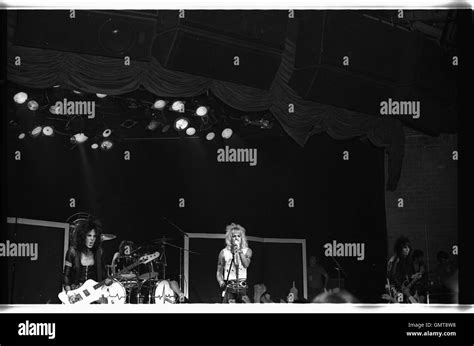 Motley crue 1981 hi-res stock photography and images - Alamy