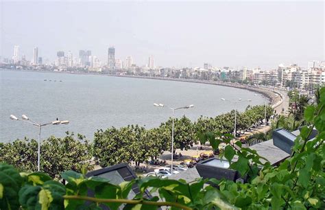 Stock Pictures: Marine Drive Mumbai - Photographs and Sketches