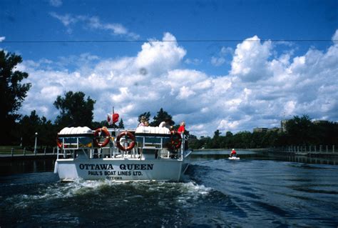 Canal Boat: Rideau Canal Boat Tours