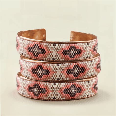 How To Make a Peyote Stitch Cuff Bracelet - Amy Romeu