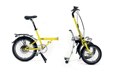 Electric-assist trike tilts into corners