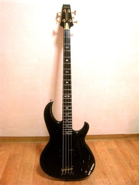 Aria Basses: "Orion" Bass Cover