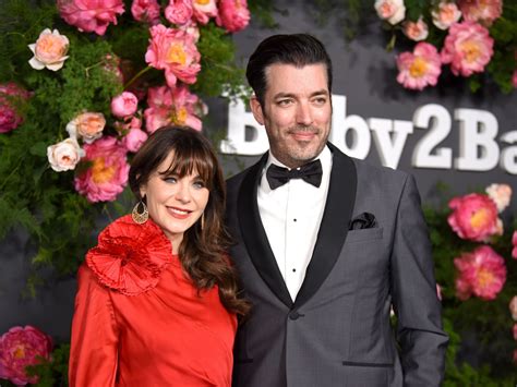 Zooey Deschanel, Jonathan Scott Show PDA at Baby2Baby Gala: Video