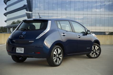 2016 Nissan Leaf Offers 107-Mile Range With 30-kWh Battery; Leaf S Unchanged