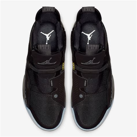 The Air Jordan 33 "Blackout" Releases On November 29th - SneakerNews.com