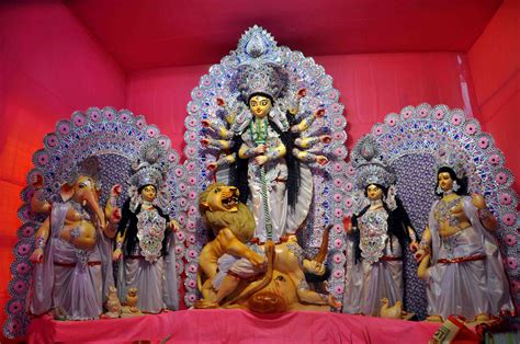 Bengali's famous festival Durga Puja kicks off this evening - The Samikhsya