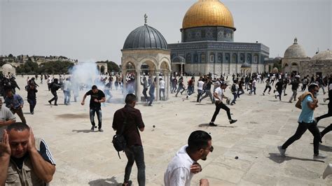 Jerusalem Clashes Flare as Israel-Hamas Cease-Fire Begins