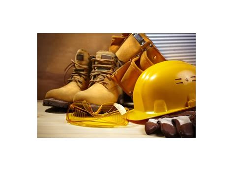 Three Advantages of Wearing Safety Gear in the Workplace - Social Social Social | Social Social ...