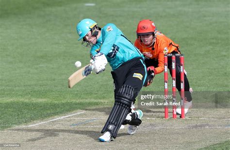 Grace Harris of the Brisbane Heat bats during the Women's Big Bash ...