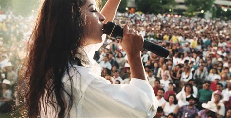 The 10 Best Selena Quintanilla Songs - Play Into It