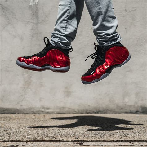 Nike Air Foamposite Pro: Metallic Red | Sneakers nike, Sneakers, Nike