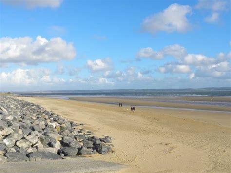 Burry Port Beach - East - Carmarthenshire | UK Beach Guide