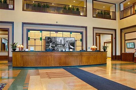 Hotel in Rosemont | Embassy Suites by Hilton Chicago O&apos - TiCATi.com