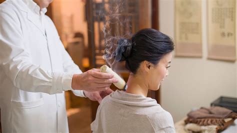 Chinese Moxibustion Benefits in Singapore: TCM Practitioner | Hua Jian Tcm