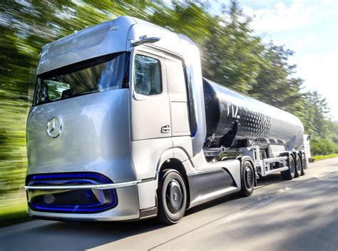 Mercedes-Benz awarded for truck innovation – Commercial Vehicle ...