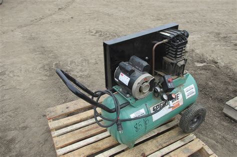 DAYTON SPEEDAIRE 20 GALLON AIR COMPRESSOR 120V