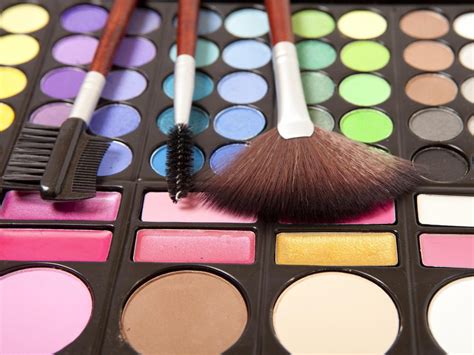 What Are the Different Types of Cosmetics Industry Jobs?