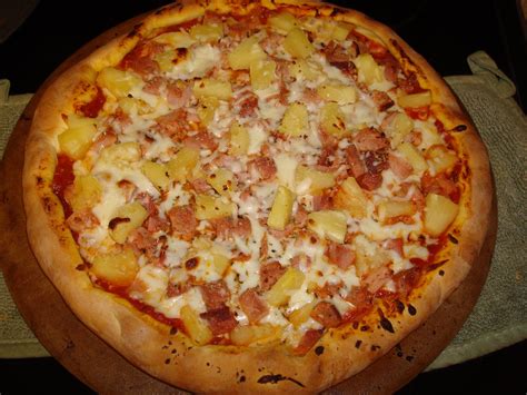 menu managed: Ham and Pineapple Pizza