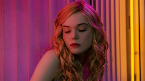 Elle Fanning joins the cast of "Predator: Badlands" - Movie & Show News | KinoCheck