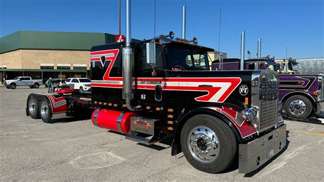 Custom trucks line up, shine up at 2023 Mid-America Trucking Show ...