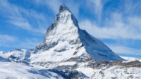 Five skiers found dead and one missing in Swiss Alps - BBC News