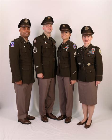 U.S. Army Going Way Back To Classic Design Of WWII Uniforms | The Daily ...