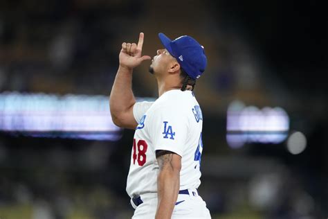 Dodgers News: Brusdar Graterol Set up Team Meeting to Get LA Bullpen ...