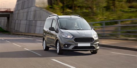 New Ford Tourneo Courier (2019-2023) Review | Drive, Specs & Pricing | Carwow