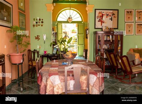 Cuban home interior Stock Photo - Alamy