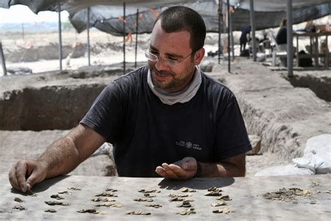 Stash of pure, 24-carat gold coins unearthed in Israel | Live Science