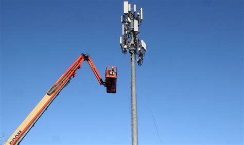 Verizon plans to turn on about 2,000 5G towers in February -sources ...