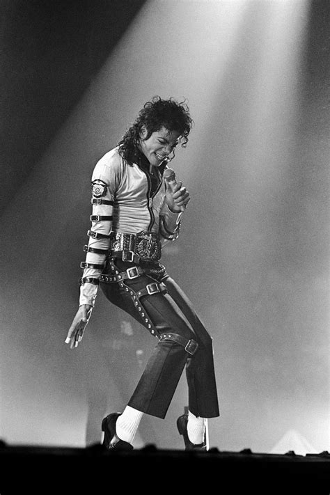 In Photos: Michael Jackson Style Retrospective | Michael jackson poster ...