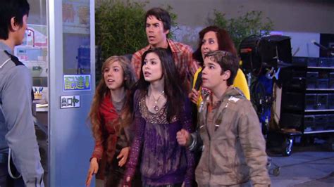 Watch iCarly (2007) Season 2 Episode 5: iCarly - iGo to Japan – Full show on Paramount Plus