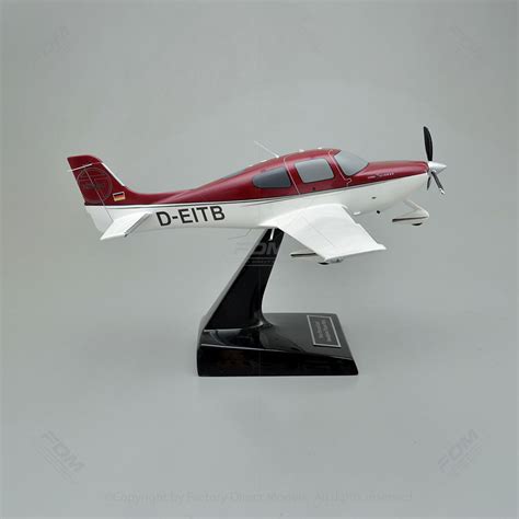 Custom SR22 Scale Model Airplane | Factory Direct Models