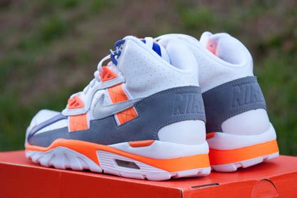 PG's Blog: '90 Bo Jackson Nike Air Trainer SC High “Auburn” Retros