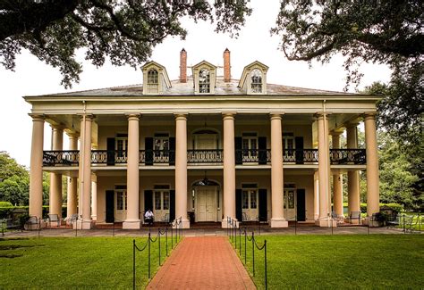 10 Notable Southern Plantation Tours in the United States