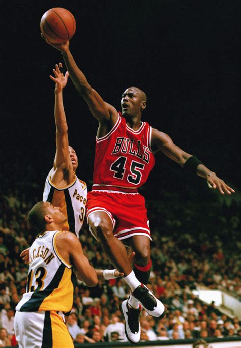 Kicks On Court Classic // Every Air Jordan That Michael Jordan Played ...