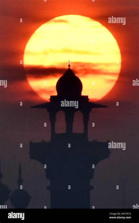 Lahore, Pakistan. 1st Jan, 2022. Photo taken on Jan. 1, 2022 shows the sunrise view in Lahore ...