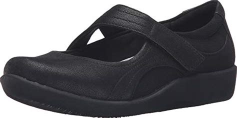 Best Velcro Shoes for Elderly Ladies & Men (Picked by Seniors)