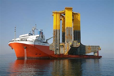 Heavy Lift Ships and their Impossibly Massive Cargoes | Amusing Planet