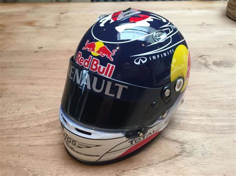 Red Bull - Formula One - Sebastian Vettel - 2011 - Helmet - Catawiki