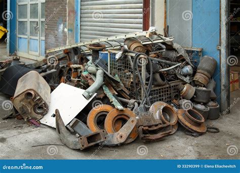 Scrap Metal, Old Car Parts Royalty Free Stock Images - Image: 33290399