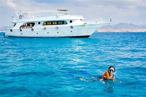 Tiran island boat trip Sharm El Sheikh – Menem Tours