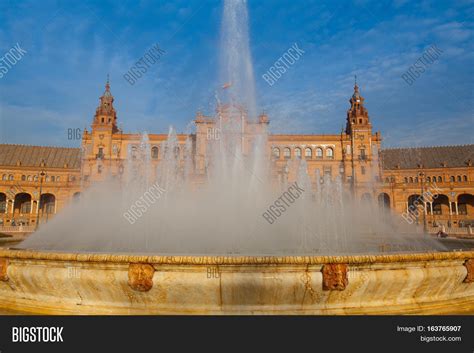 Fountain On Plaza De Image & Photo (Free Trial) | Bigstock