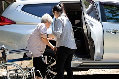 6 Options: Transportation for the Elderly - California Caregiver Resource Centers