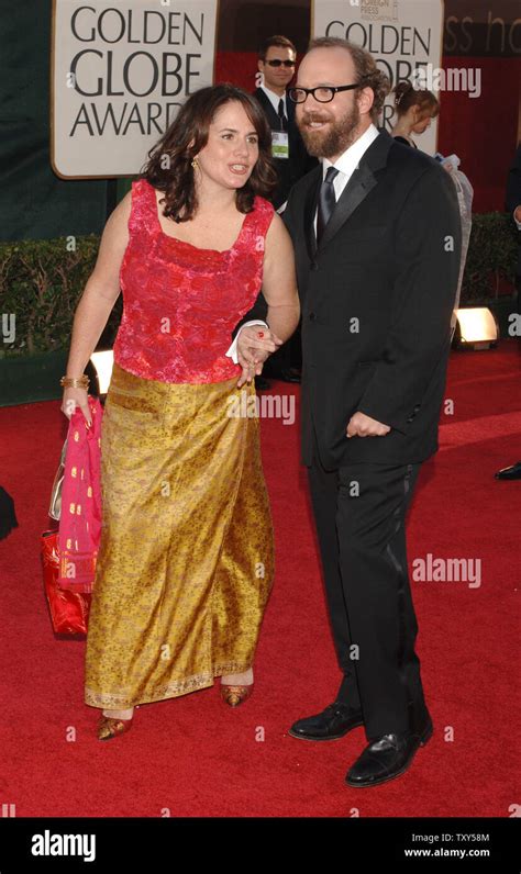 Actor paul giamatti wife elizabeth hi-res stock photography and images ...