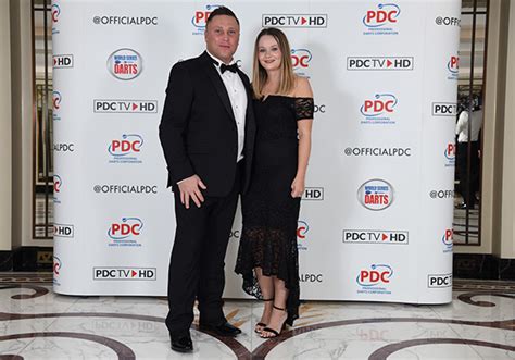 Vier PDC Awards voor Price, Heta beste nieuwkomer - Darts Actueel